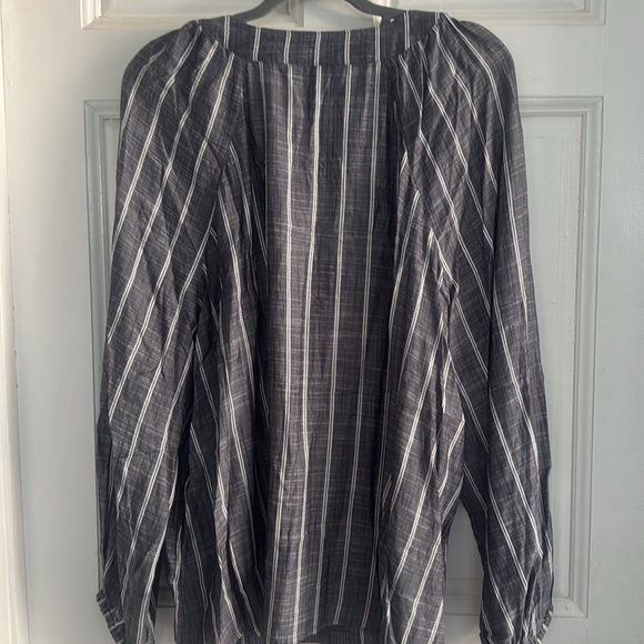 Torrid Charcoal Striped Lace-Up Top 2X - Picture 5 of 5